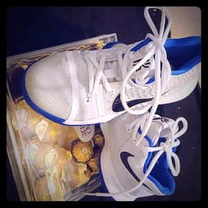 Boy's Nike Kyrie GS White Blue